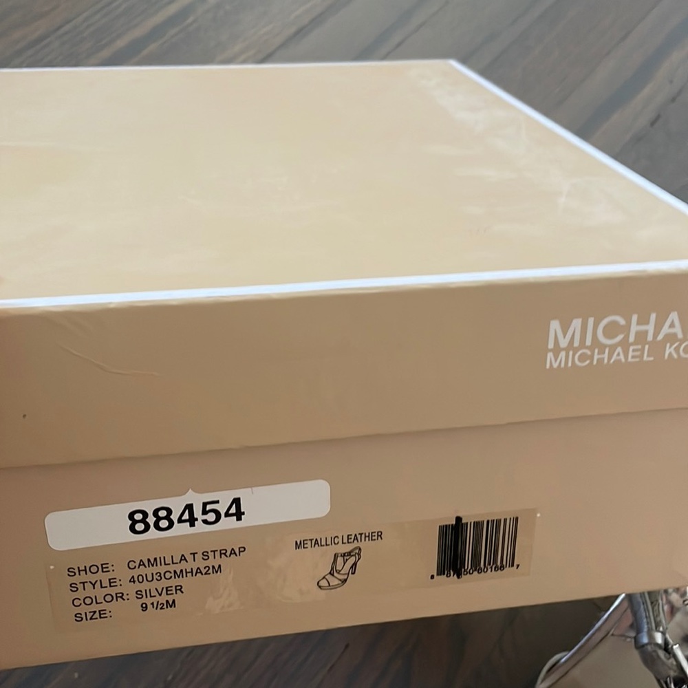 Michael Kors Camilla silver strap platform sandals - Picture 7 of 7